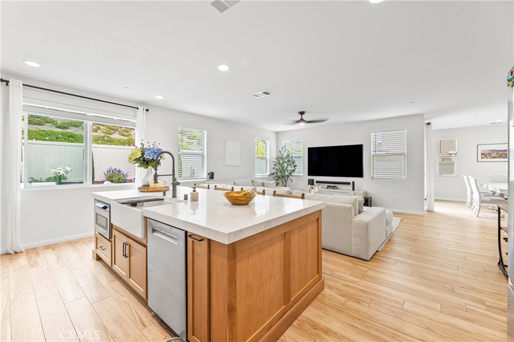 39490 Verbena Way Temecula, CA 92591 - Photo 1 of 70 Kitchen