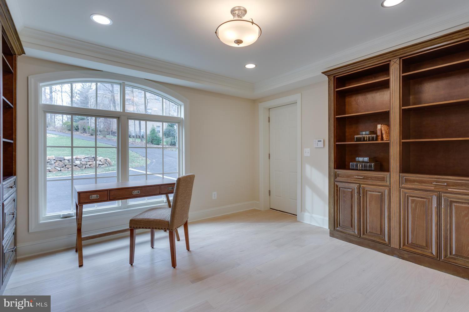 8602 Dixie Place McLean, VA 22102 - Photo 11 of 28 Study