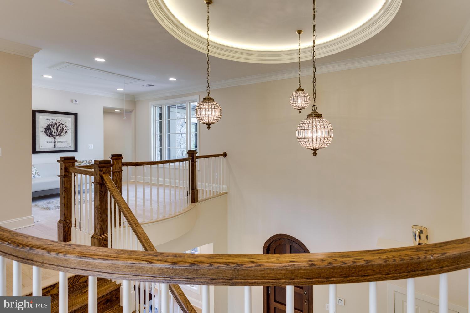 8602 Dixie Place McLean, VA 22102 - Photo 13 of 28 Landing