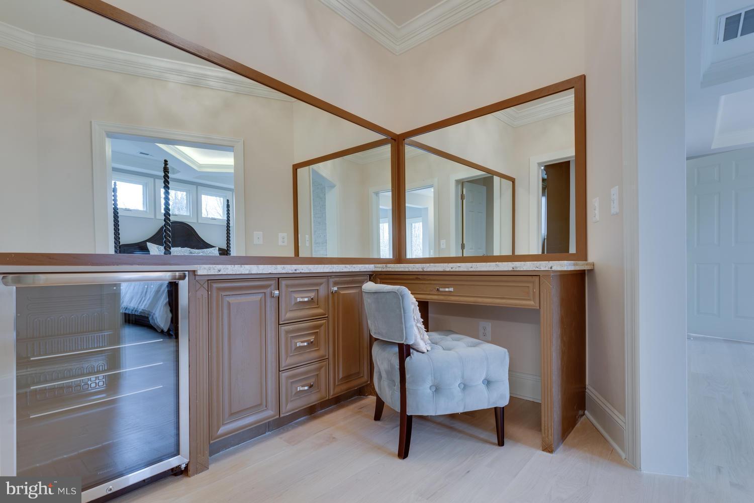 8602 Dixie Place McLean, VA 22102 - Photo 17 of 28 Bedroom (Master)