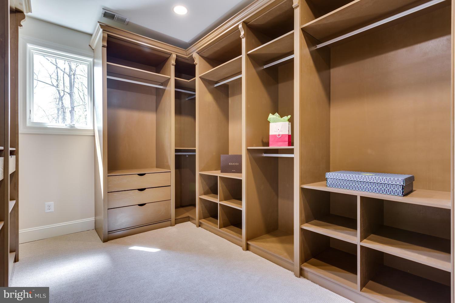 8602 Dixie Place McLean, VA 22102 - Photo 18 of 28 Bedroom (Master) Walk-in Closet
