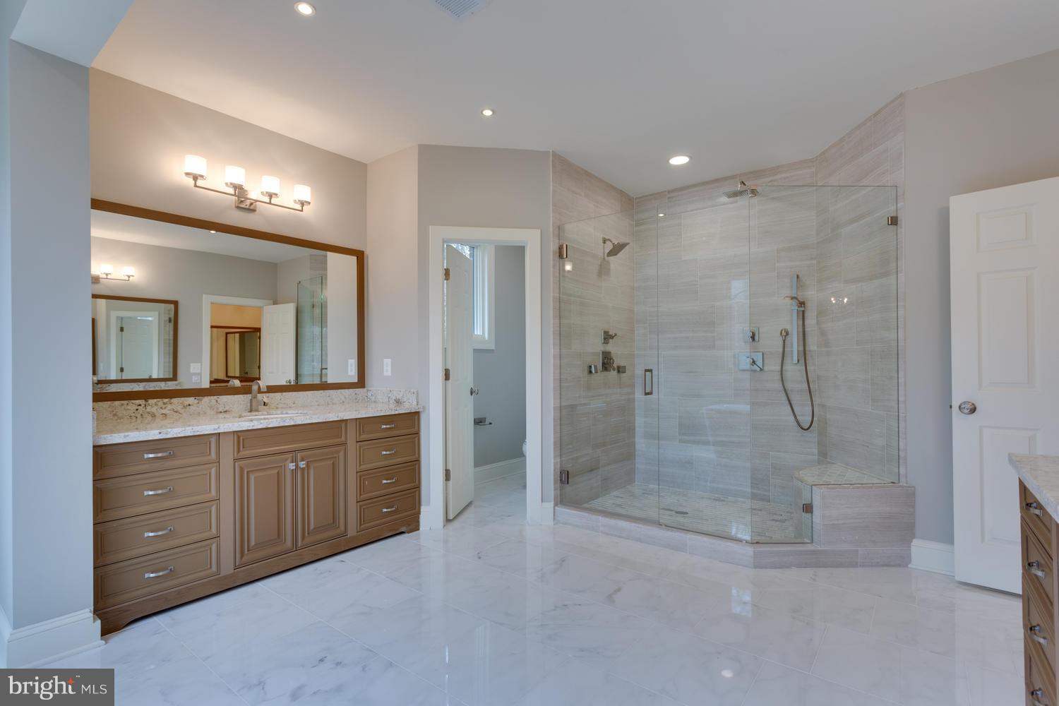 8602 Dixie Place McLean, VA 22102 - Photo 20 of 28 Bath (Master)