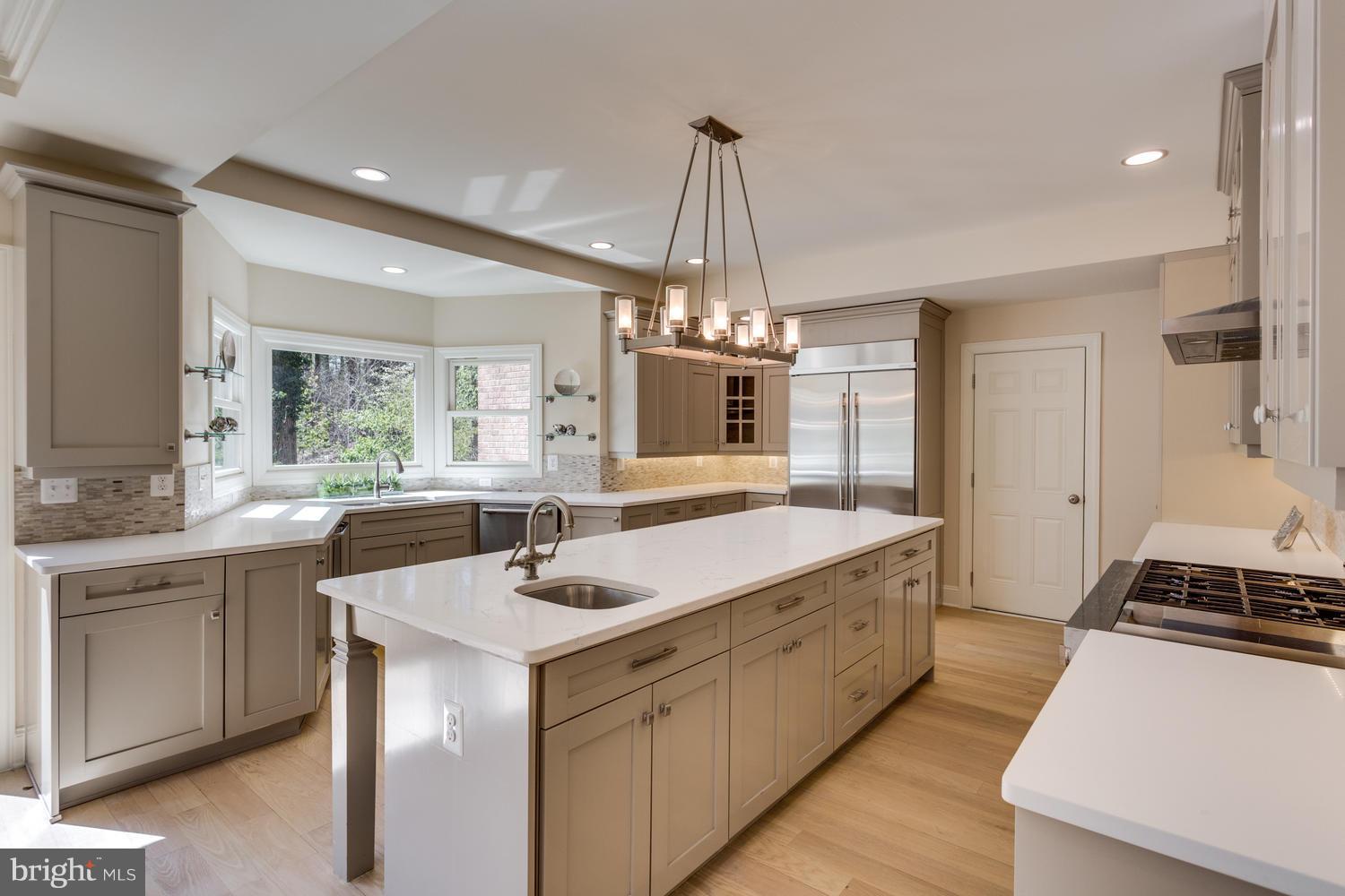 8602 Dixie Place McLean, VA 22102 - Photo 5 of 28 Kitchen