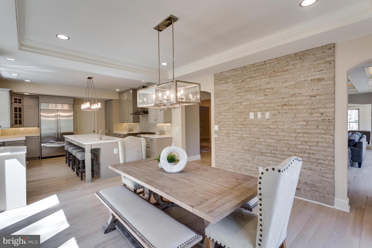 8602 Dixie Place McLean, VA 22102 - Photo 7 of 28 Kitchen/Breakfast Area