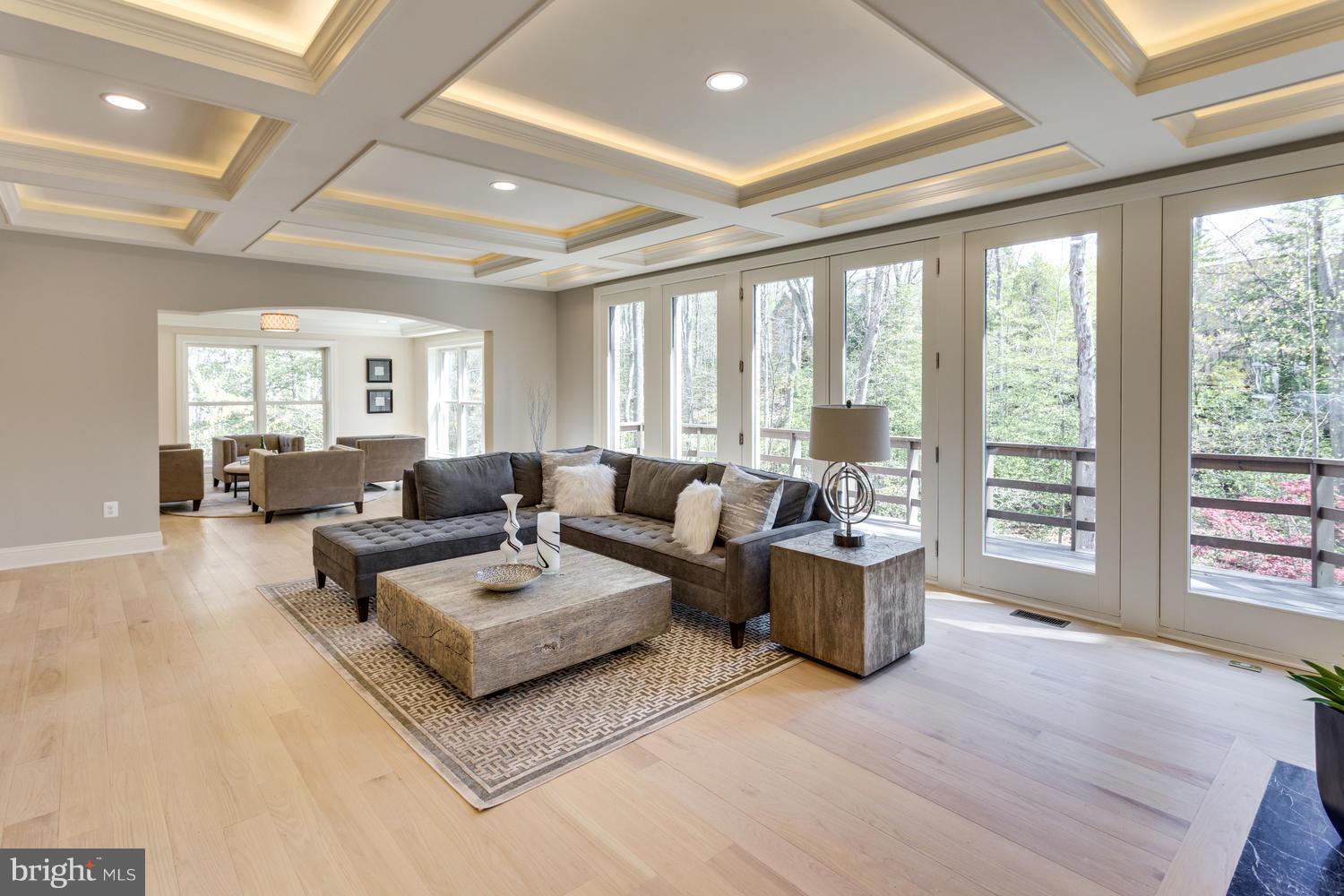 8602 Dixie Place McLean, VA 22102 - Photo 9 of 28 Family Room