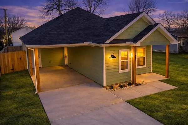 $227,400 | 410 North Houston Avenue, Denison, TX 75021