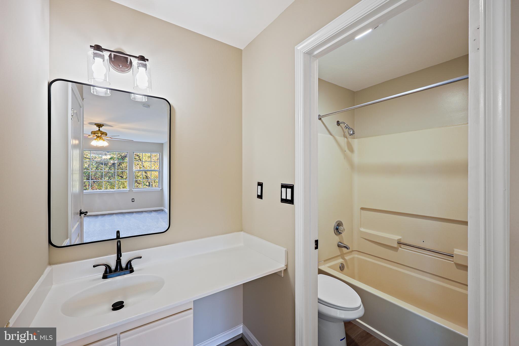 8358 Montgomery Run Road, Unit G Ellicott City, MD 21043 - Photo 20 of 38 Primary bath