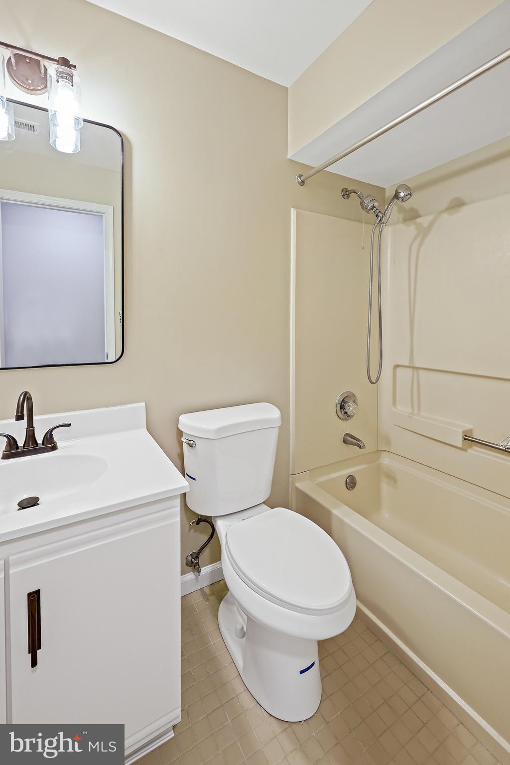 8358 Montgomery Run Road, Unit G Ellicott City, MD 21043 - Photo 33 of 38 Hall bath