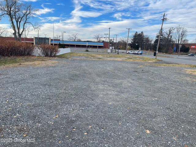 $400,000 | 880 2nd Avenue, Troy, NY 12182