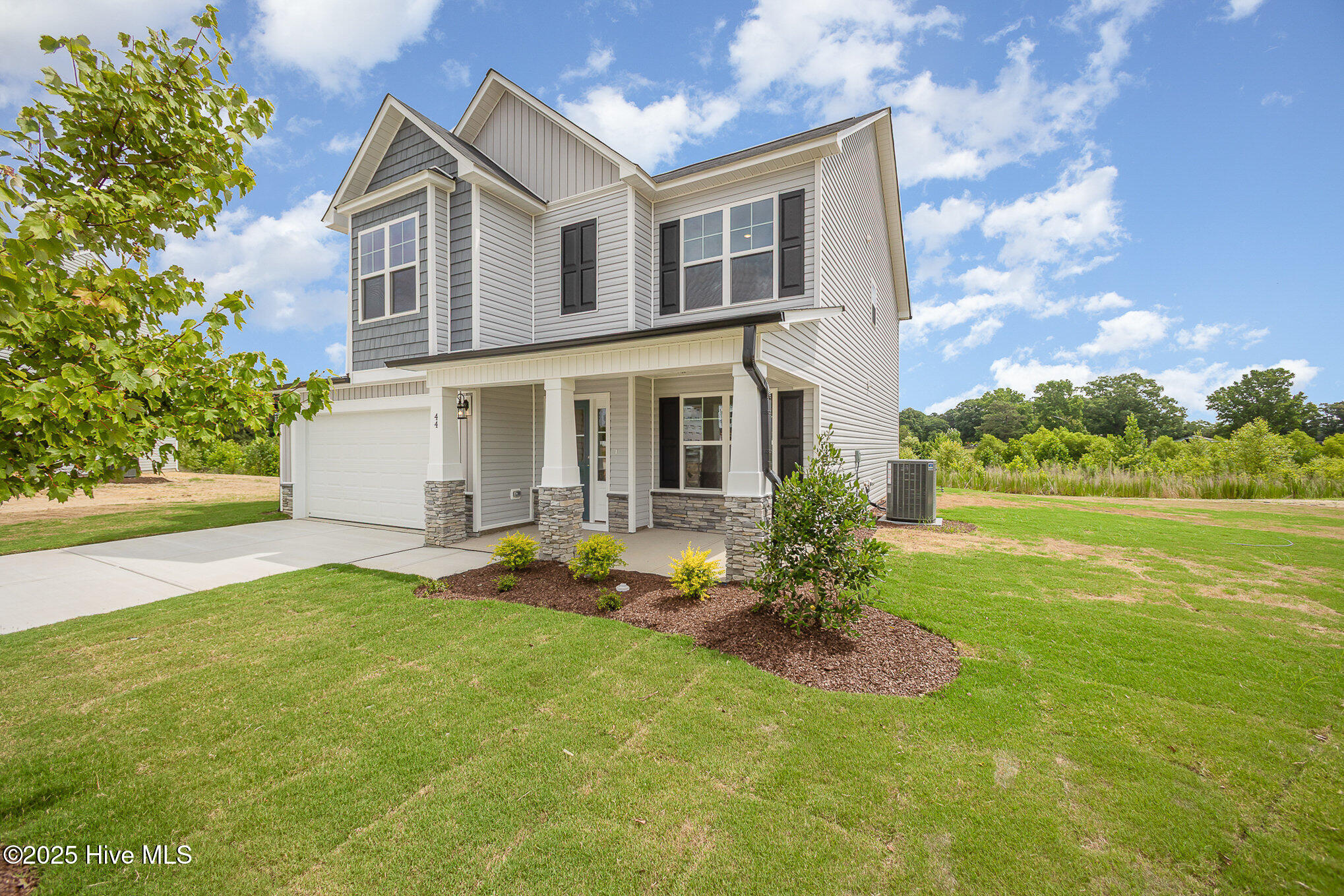 44 Chloe Court Selma, NC 27576 - Photo 3 of 27 44 Chloe Ct 2