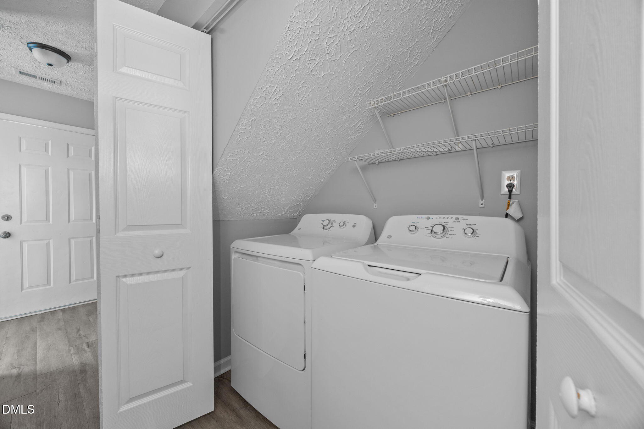 3109 Ebony Court Raleigh, NC 27610 - Photo 9 of 26 26-web-or-mls-IMG_1615