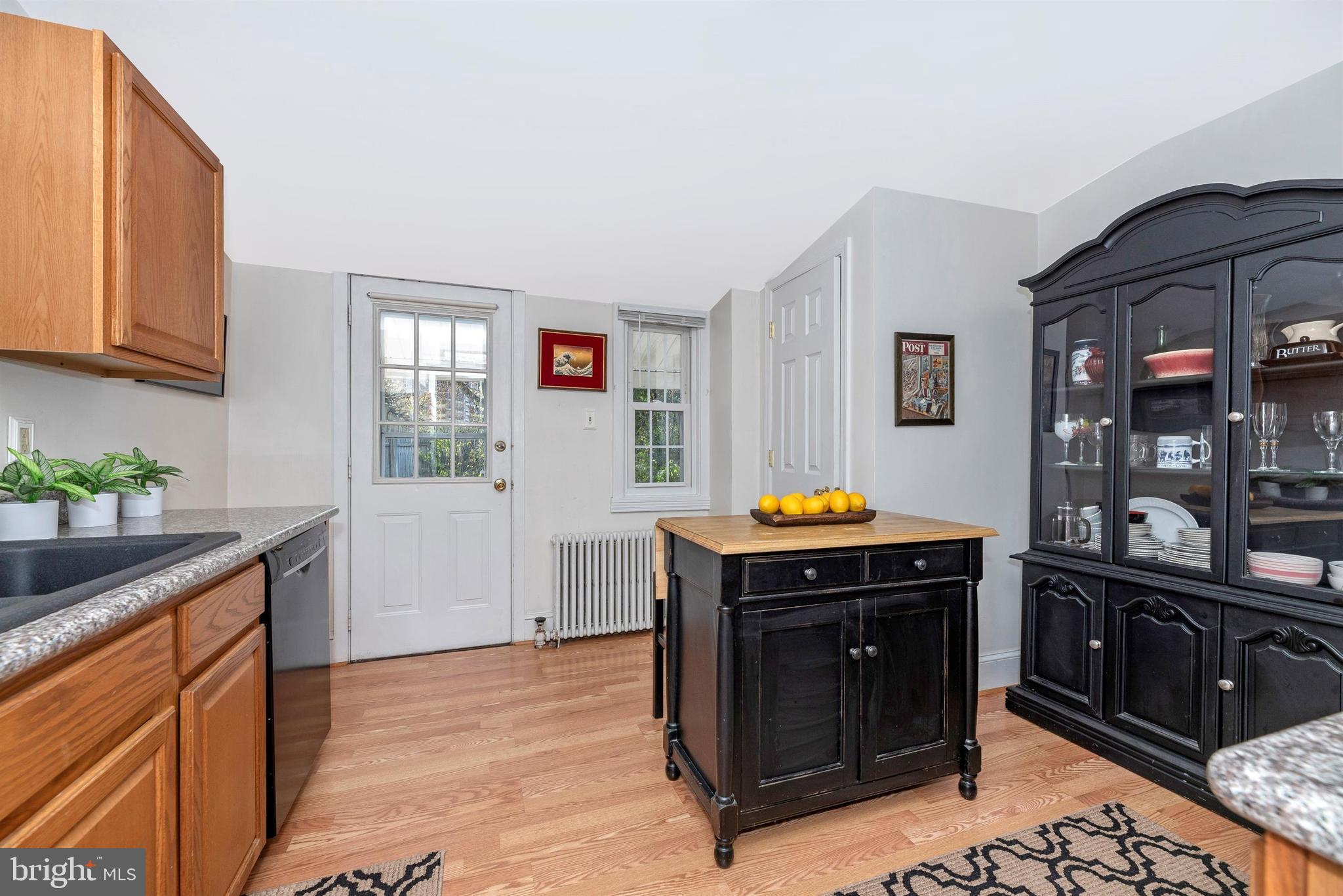412 West Patrick Street Frederick, MD 21701 - Photo 11 of 36 Updated Kitchen w/Extra Cabinetry in Island!