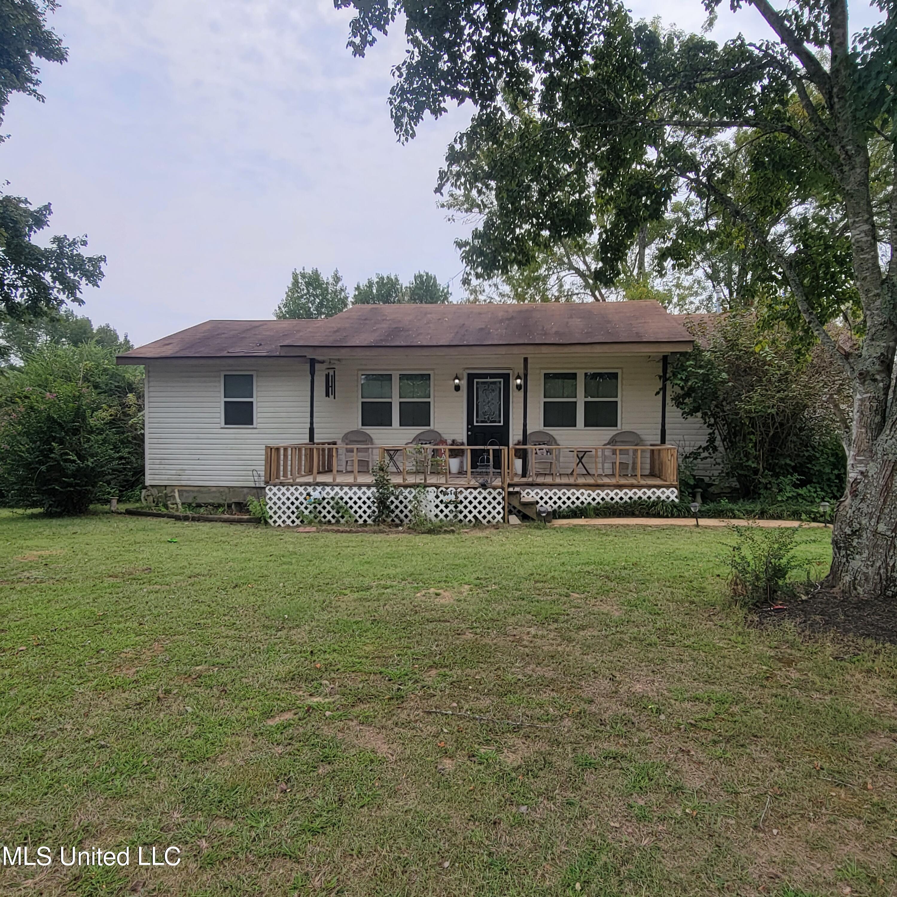 415 Metra Road Coldwater, MS 38618 - Photo 2 of 31 20230924_114453