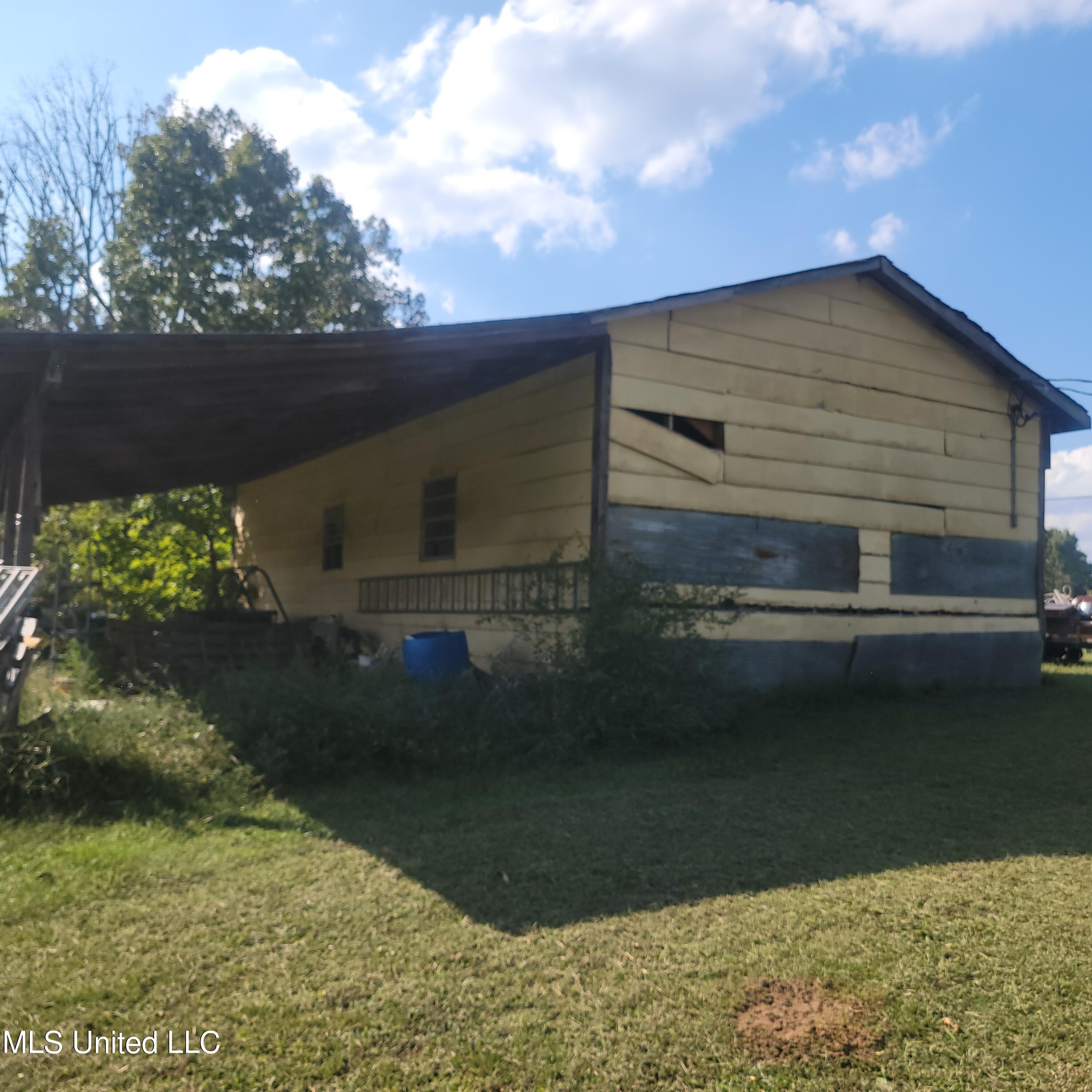 415 Metra Road Coldwater, MS 38618 - Photo 26 of 31 20230925_154952