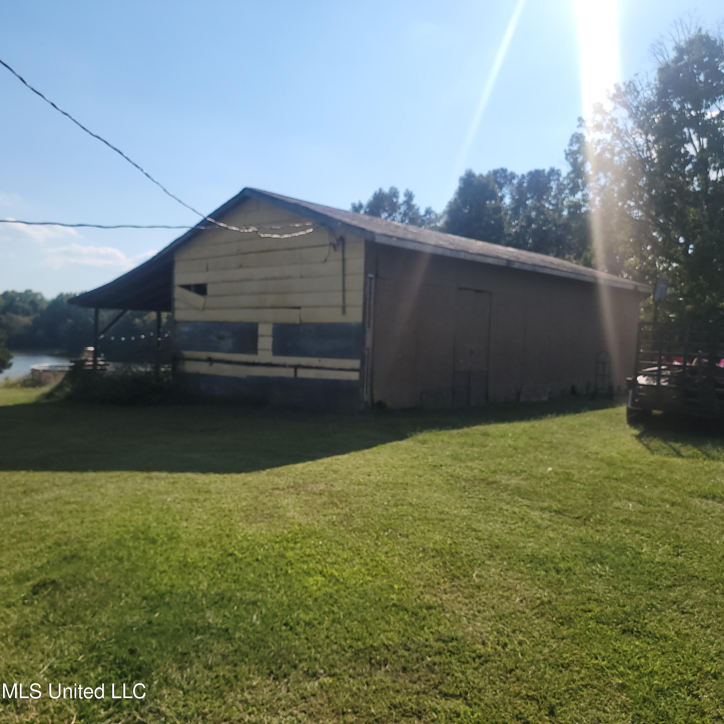 415 Metra Road Coldwater, MS 38618 - Photo 27 of 31 20230925_154927