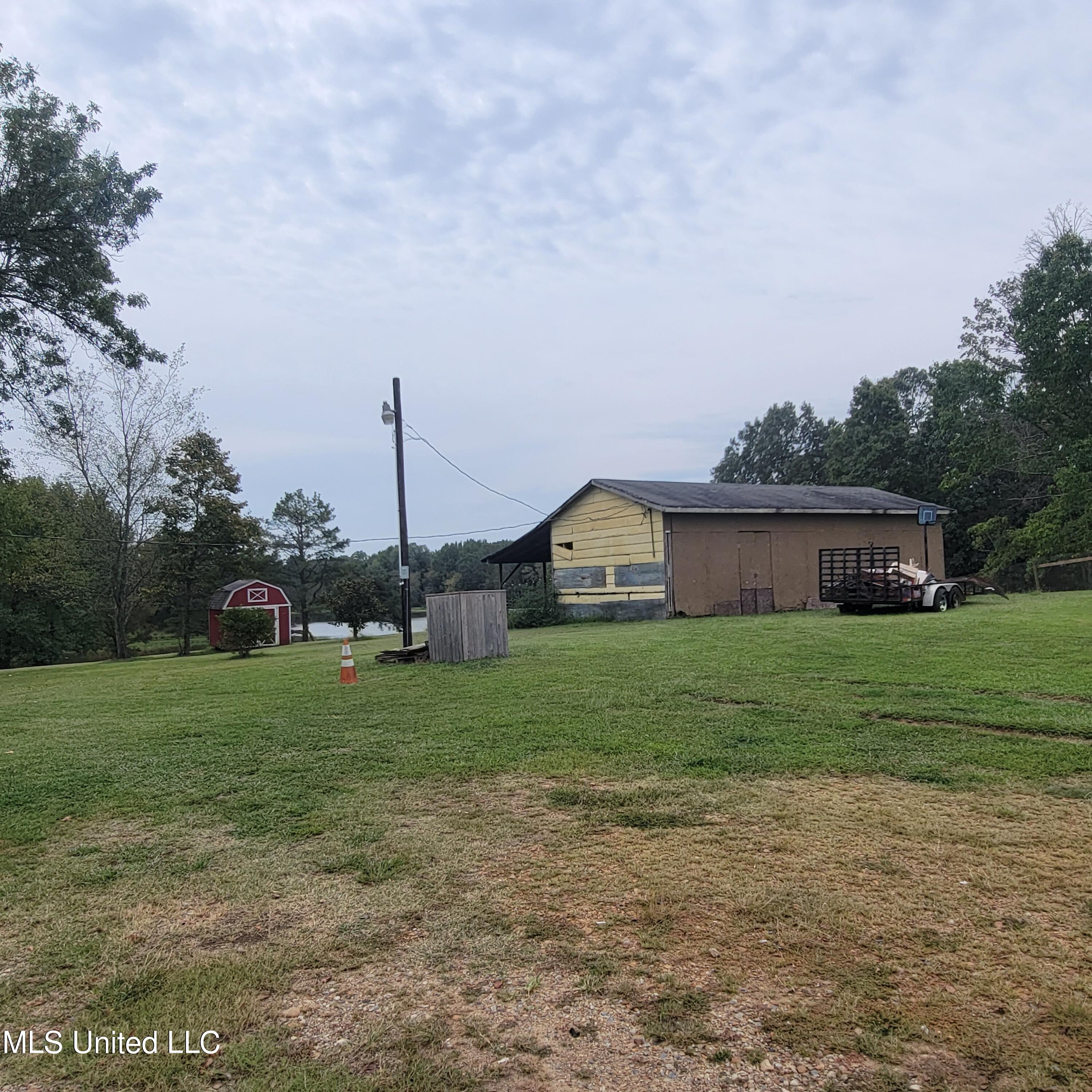 415 Metra Road Coldwater, MS 38618 - Photo 4 of 31 20230924_114526