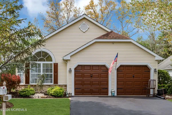 $569,000 | 6 Pine Valley Road, Lakewood, NJ 08701