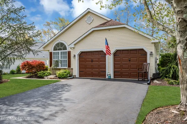 $569,000 | 6 Pine Valley Road, Lakewood, NJ 08701