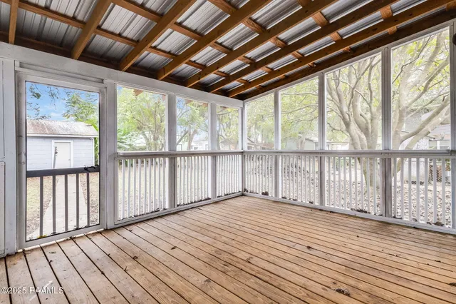 $1,350 | 201 South Orange Street, Lafayette, LA 70501