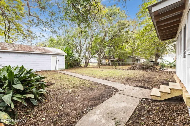 $1,350 | 201 South Orange Street, Lafayette, LA 70501