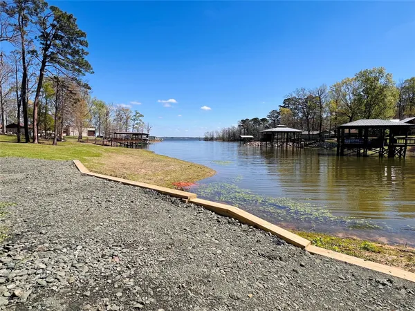 $489,000 | 1776 Lakeshore Drive, Hemphill, TX 75948