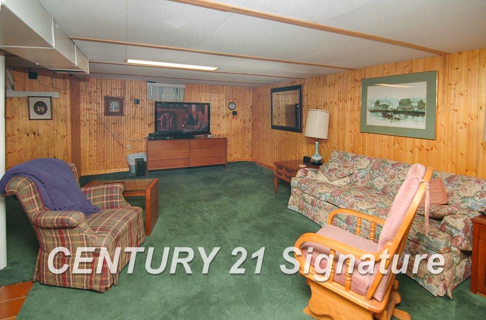 7735 North Gleaner Road Freeland, MI 48623 - Photo 15 of 21