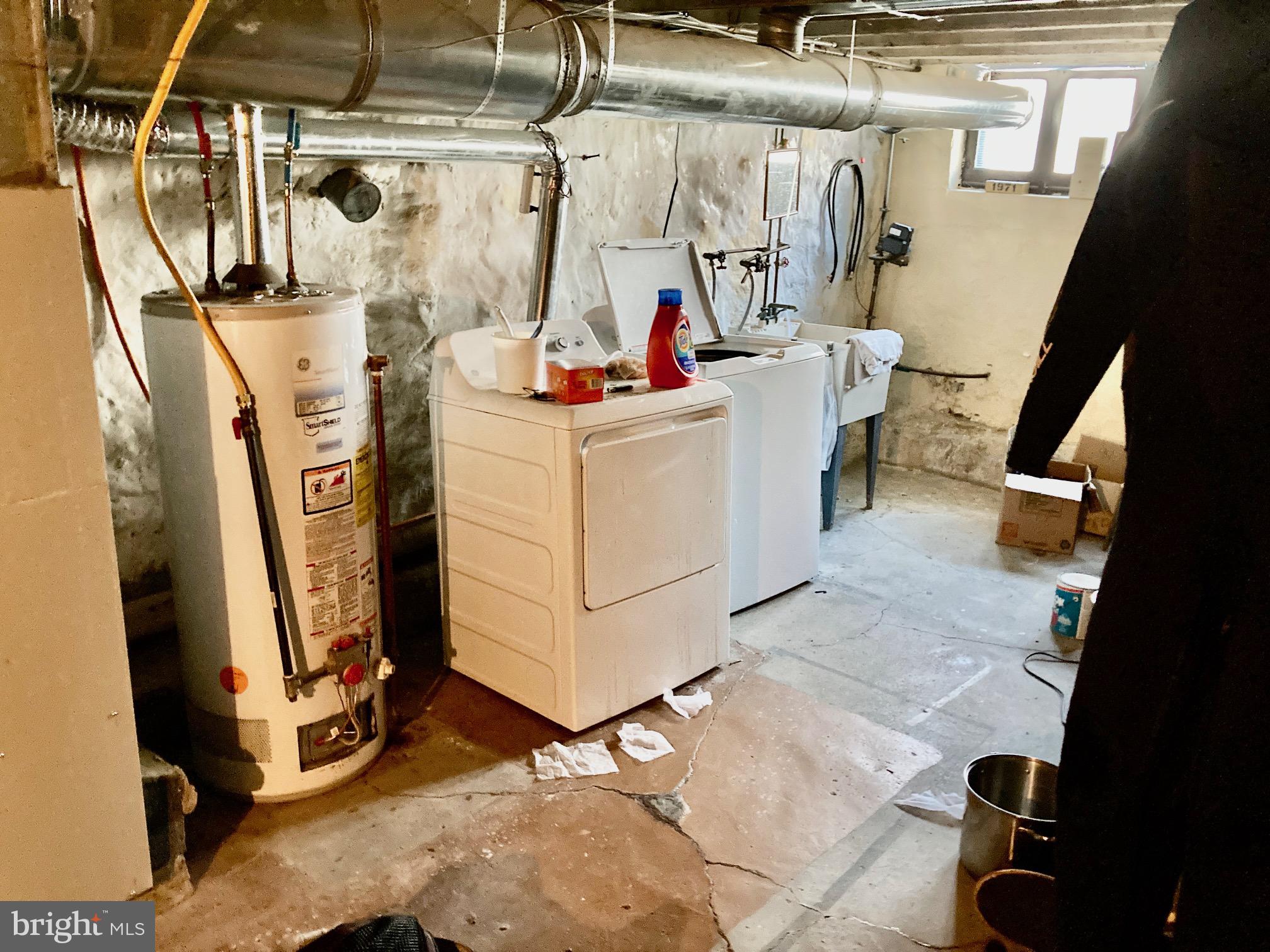 2647 South 12th Street Philadelphia, PA 19148 - Photo 19 of 19 a utility room with dryer and washer