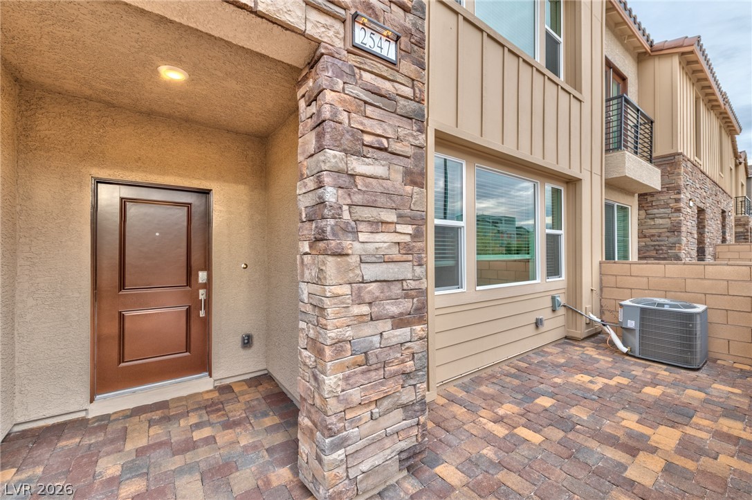 2547 Venetia Pointe Street Henderson, NV 89044 - Photo 4 of 15