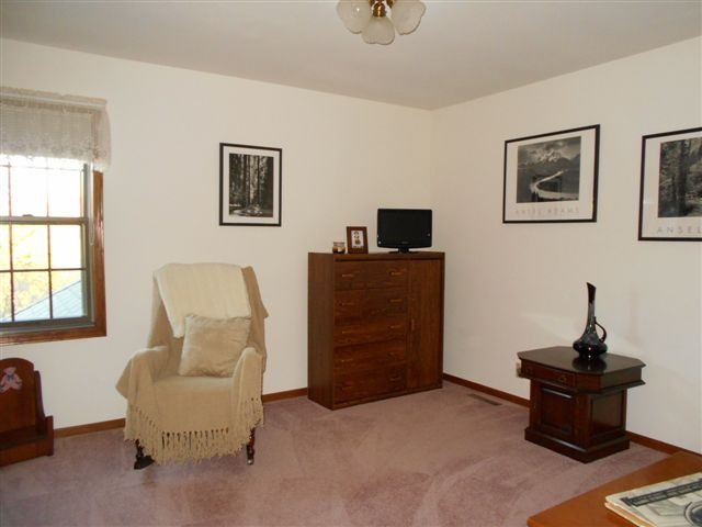 W2934 Lafayette Lane Elkhorn, WI 53121 - Photo 3 of 25