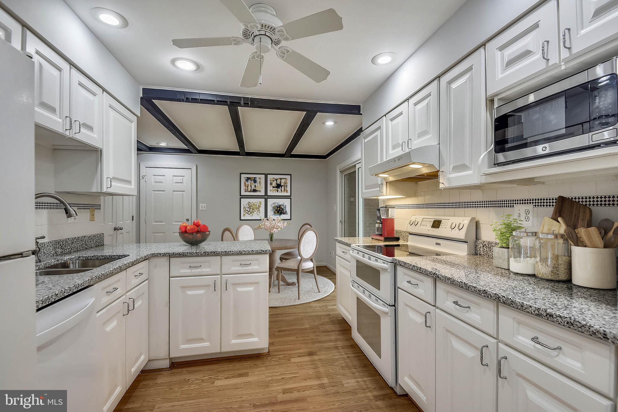 2405 Paddock Lane Reston, VA 20191 - Photo 5 of 50 New granite countertops and undermount sink