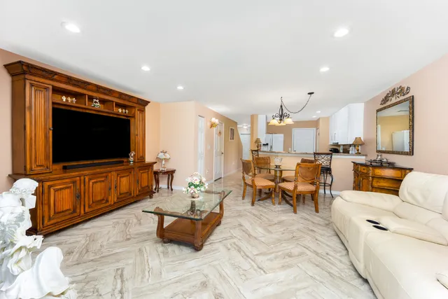 $310,000 | 2974 Southeast Lexington Lakes Drive, Stuart, FL 34994