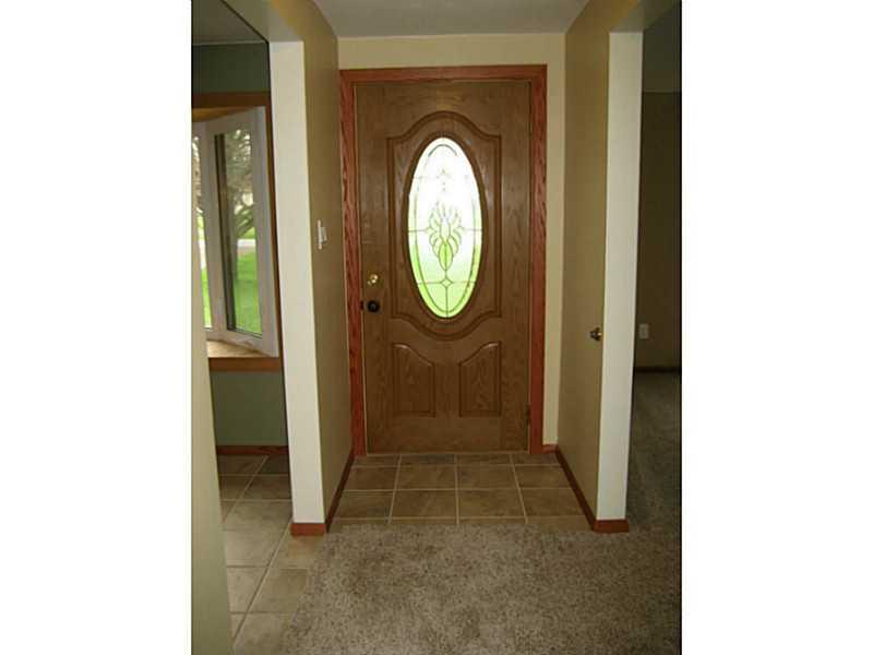 668 Unionville Road Butler, PA 16001 - Photo 3 of 22 Entry/Foyer.