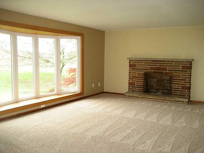 668 Unionville Road Butler, PA 16001 - Photo 4 of 22 Living Room.
