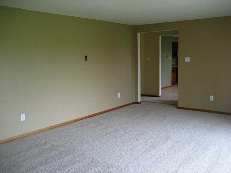 668 Unionville Road Butler, PA 16001 - Photo 5 of 22 Living Room.