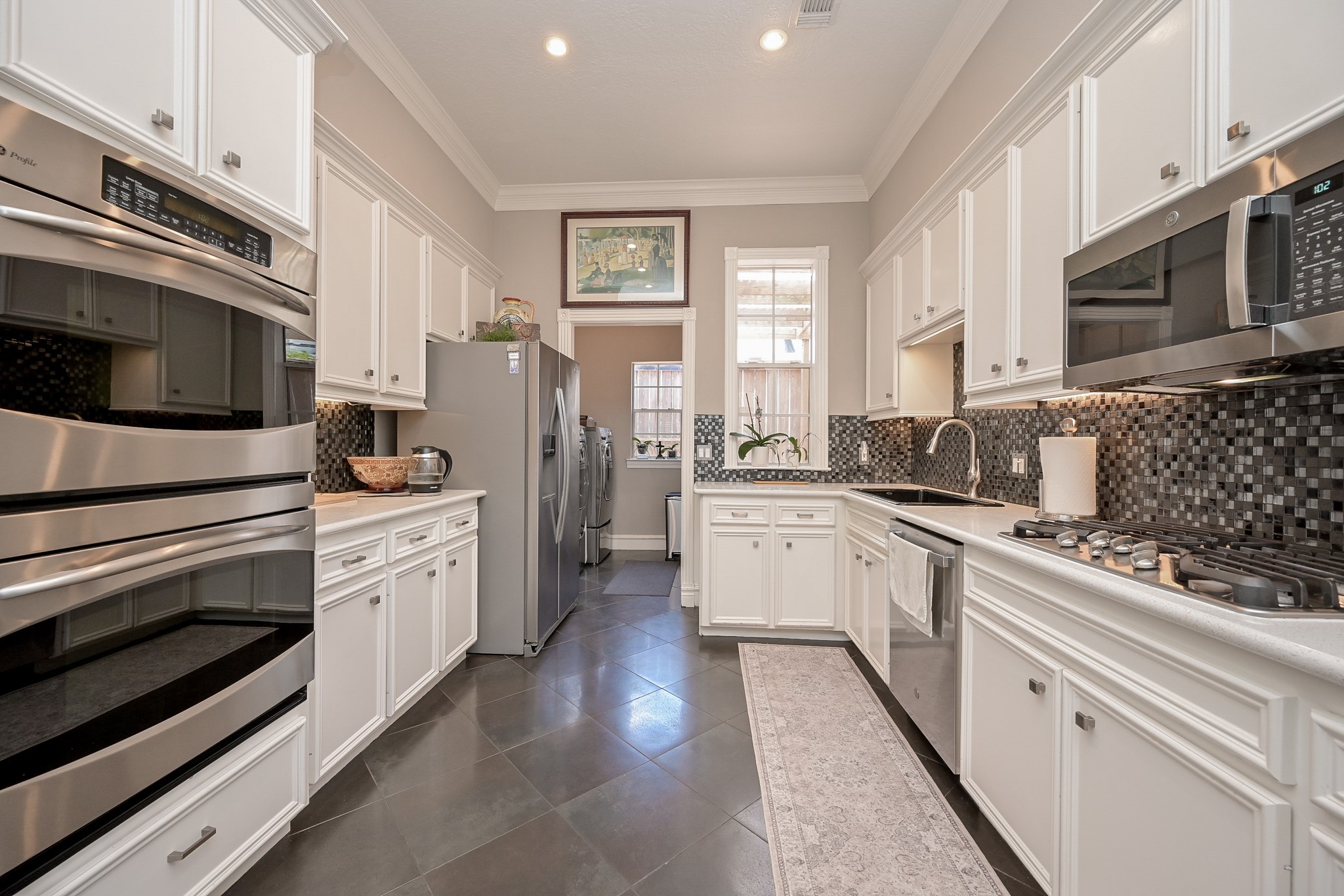 2301 Steel Street Houston, TX 77098 - Photo 12 of 34