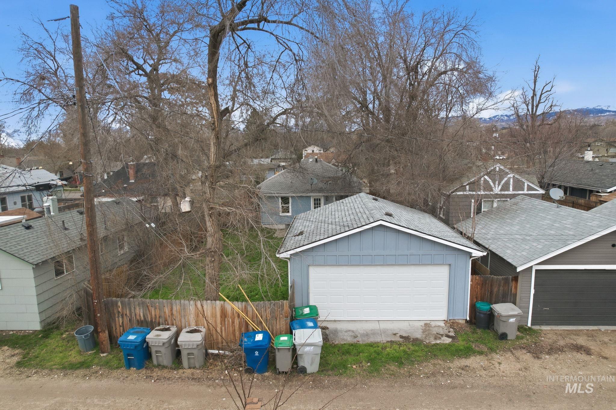 2103 West Bannock Street Boise, ID 83702 - Photo 41 of 49 Garage with a residential view