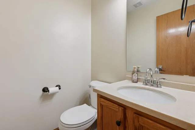 $253,000 | 2732 Wagon Wheel Curve, Chaska, MN 55318