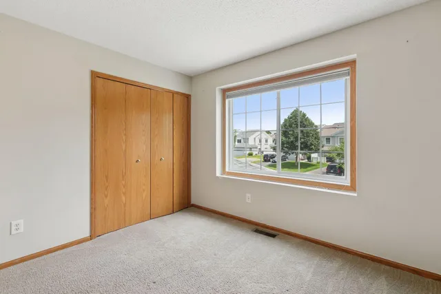 $253,000 | 2732 Wagon Wheel Curve, Chaska, MN 55318