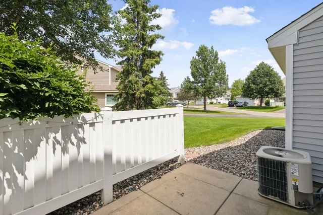 $253,000 | 2732 Wagon Wheel Curve, Chaska, MN 55318