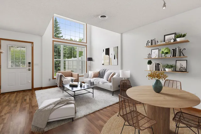 $253,000 | 2732 Wagon Wheel Curve, Chaska, MN 55318