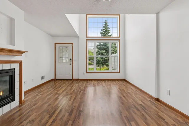 $253,000 | 2732 Wagon Wheel Curve, Chaska, MN 55318