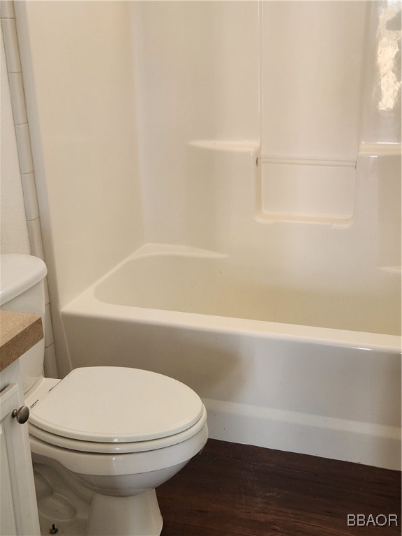 60824 Stagemans Road Landers, CA 92285 - Photo 2 of 6 a bathroom with a toilet and a bathtub