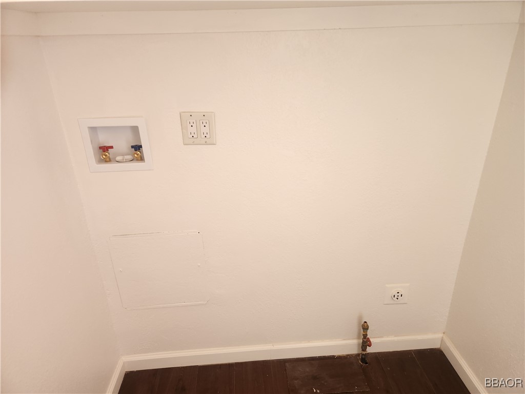 60824 Stagemans Road Landers, CA 92285 - Photo 6 of 6 a view of a small space