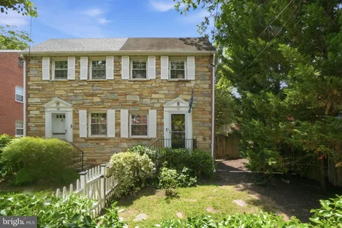 $825,000 | 11 East Mason Avenue, Alexandria, VA 22301