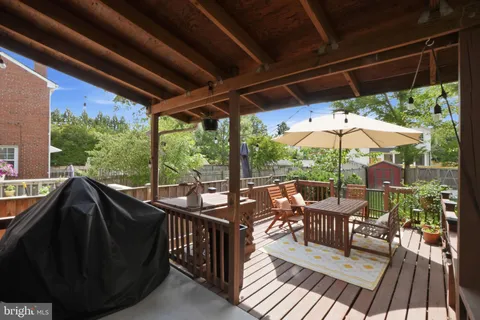 $825,000 | 11 East Mason Avenue, Alexandria, VA 22301