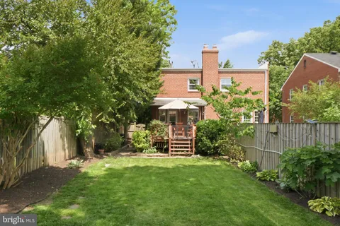 $825,000 | 11 East Mason Avenue, Alexandria, VA 22301
