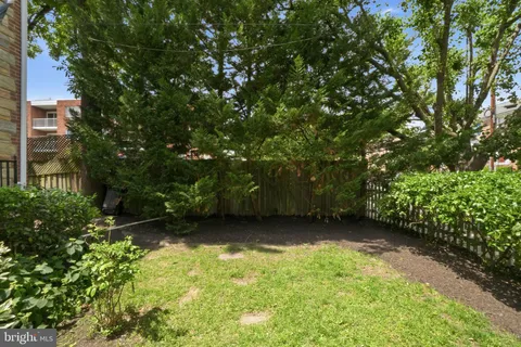 $825,000 | 11 East Mason Avenue, Alexandria, VA 22301