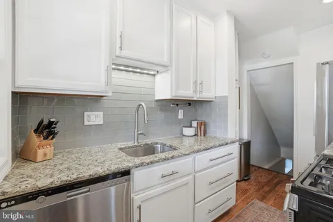 $825,000 | 11 East Mason Avenue, Alexandria, VA 22301