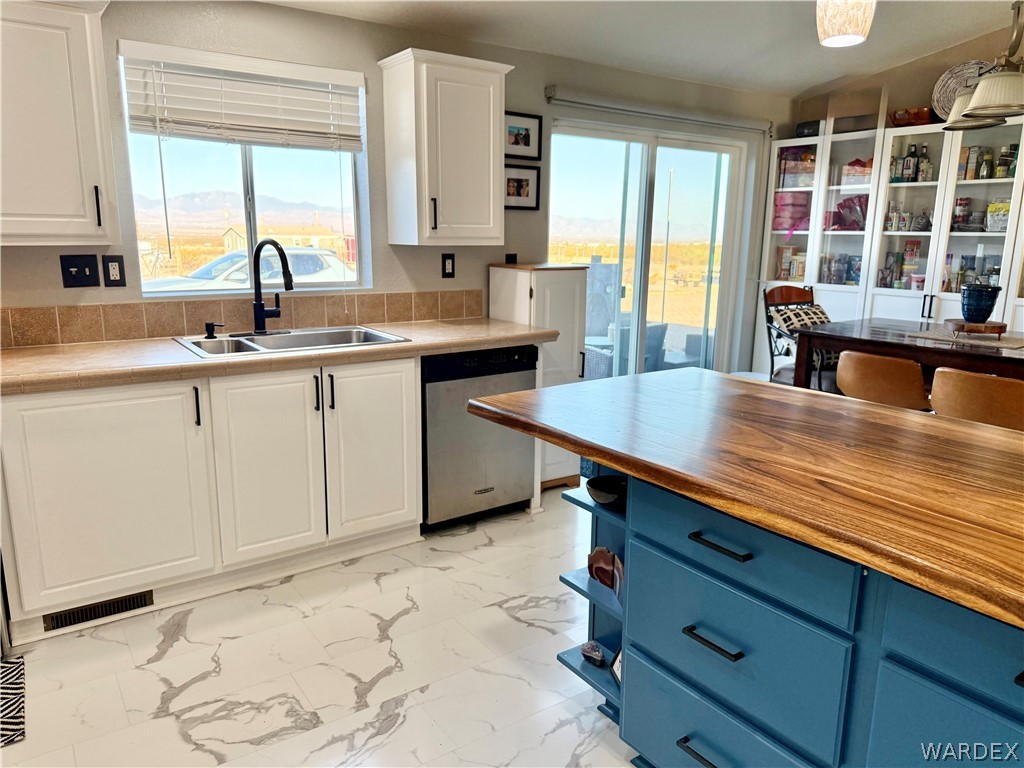 1694 Elgin Road Golden Valley, AZ 86413 - Photo 15 of 37