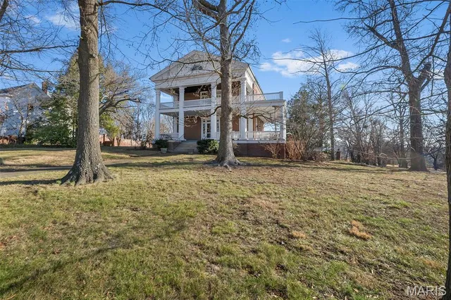 $750,000 | 718 State Street, Chester, IL 62233